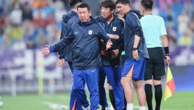 jrkan直播-篮球比赛中，球队如何调整战术来应对对方的高强度防守？（如何提高篮球战术配合）